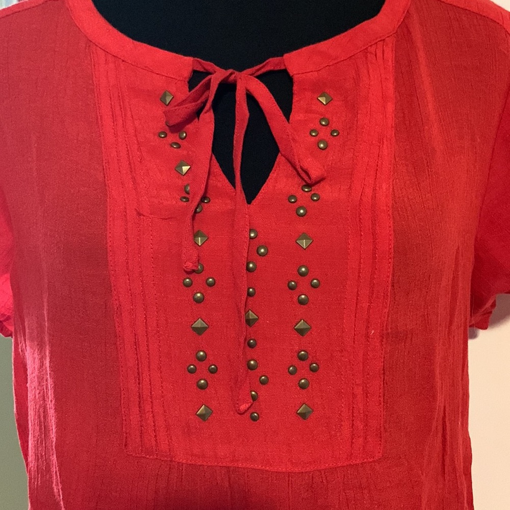 Liz Claiborne short sleeve front key hole top red in color size L.    EUC - Picture 2 of 6